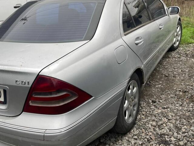 Серый Мерседес Ц-Класс, объемом двигателя 2.7 л и пробегом 360 тыс. км за 3550 $, фото 1 на Automoto.ua