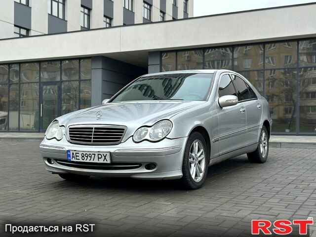 Сірий Мерседес Ц-Клас, об'ємом двигуна 2 л та пробігом 274 тис. км за 4499 $, фото 1 на Automoto.ua
