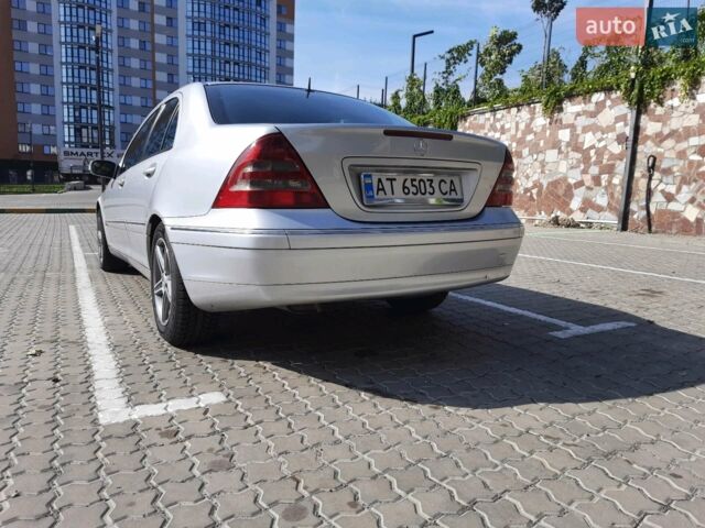 Сірий Мерседес Ц-Клас, об'ємом двигуна 2.2 л та пробігом 499 тис. км за 4950 $, фото 1 на Automoto.ua