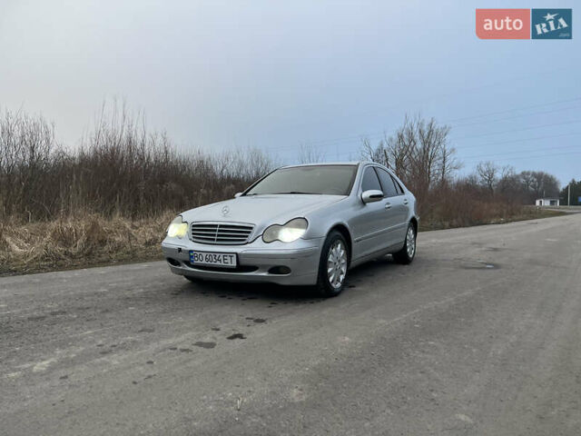 Сірий Мерседес Ц-Клас, об'ємом двигуна 2.2 л та пробігом 322 тис. км за 4390 $, фото 1 на Automoto.ua