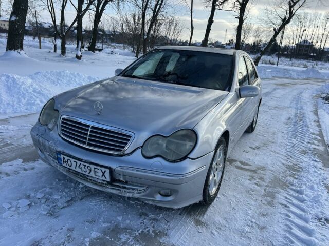 Серый Мерседес Ц-Класс, объемом двигателя 2 л и пробегом 317 тыс. км за 2999 $, фото 1 на Automoto.ua
