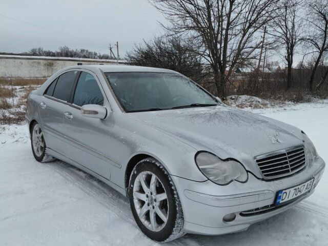Серый Мерседес Ц-Класс, объемом двигателя 2.1 л и пробегом 402 тыс. км за 4200 $, фото 1 на Automoto.ua