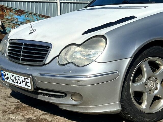 Сірий Мерседес Ц-Клас, об'ємом двигуна 2.6 л та пробігом 200 тис. км за 3100 $, фото 1 на Automoto.ua