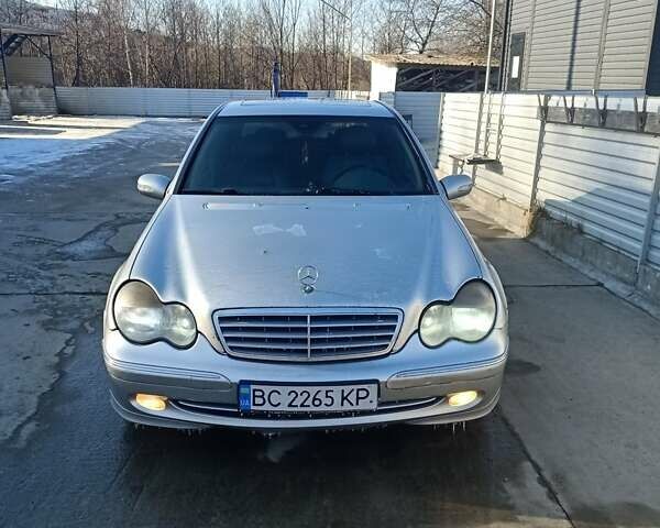 Сірий Мерседес Ц-Клас, об'ємом двигуна 2.2 л та пробігом 500 тис. км за 2500 $, фото 1 на Automoto.ua