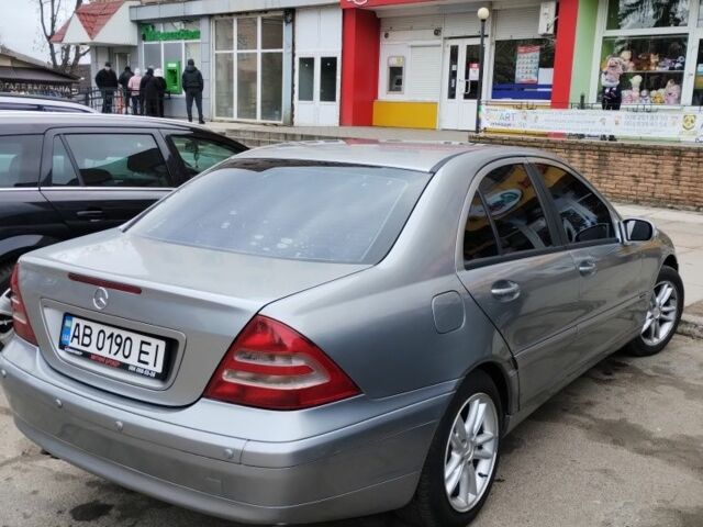 Сірий Мерседес Ц-Клас, об'ємом двигуна 1.8 л та пробігом 380 тис. км за 3700 $, фото 1 на Automoto.ua
