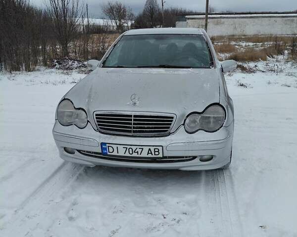 Сірий Мерседес Ц-Клас, об'ємом двигуна 2.15 л та пробігом 402 тис. км за 4500 $, фото 1 на Automoto.ua