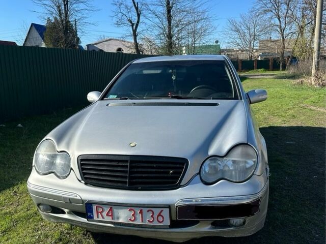 Сірий Мерседес Ц-Клас, об'ємом двигуна 2.2 л та пробігом 450 тис. км за 2000 $, фото 1 на Automoto.ua