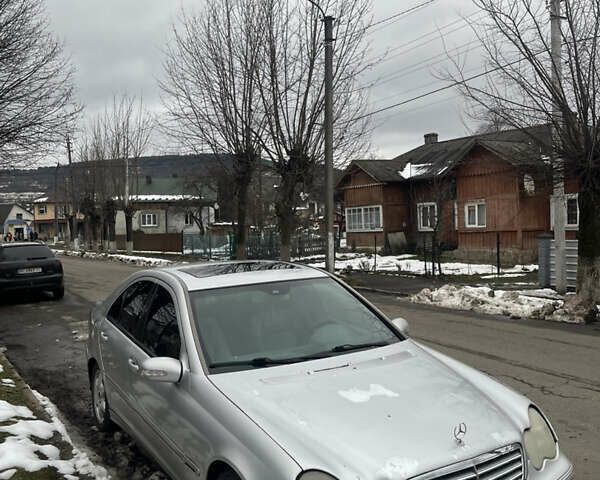 Сірий Мерседес Ц-Клас, об'ємом двигуна 2.2 л та пробігом 300 тис. км за 2700 $, фото 1 на Automoto.ua