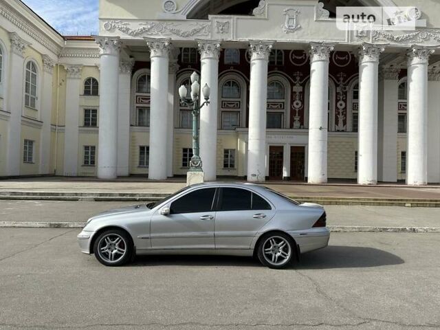 Сірий Мерседес Ц-Клас, об'ємом двигуна 2.15 л та пробігом 296 тис. км за 5300 $, фото 1 на Automoto.ua