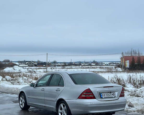 Сірий Мерседес Ц-Клас, об'ємом двигуна 2 л та пробігом 400 тис. км за 3700 $, фото 1 на Automoto.ua