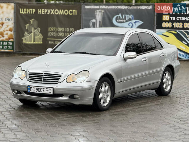 Сірий Мерседес Ц-Клас, об'ємом двигуна 2 л та пробігом 338 тис. км за 3850 $, фото 1 на Automoto.ua