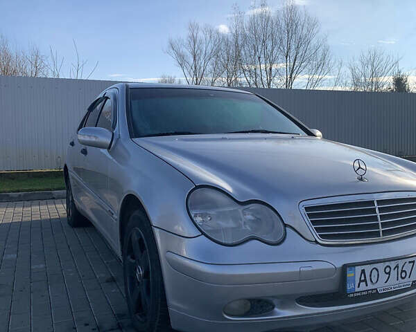 Сірий Мерседес Ц-Клас, об'ємом двигуна 2.2 л та пробігом 280 тис. км за 4000 $, фото 1 на Automoto.ua