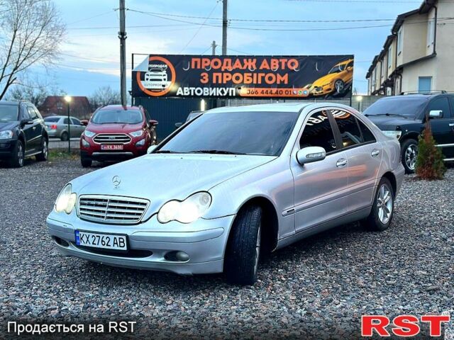 Сірий Мерседес Ц-Клас, об'ємом двигуна 2.1 л та пробігом 320 тис. км за 3800 $, фото 1 на Automoto.ua
