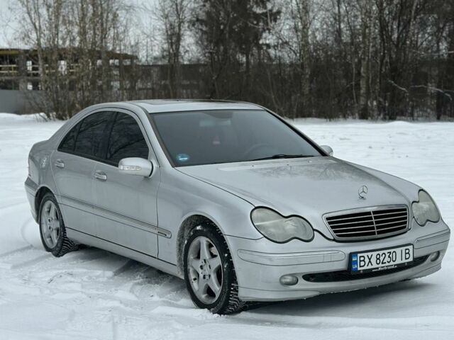 Серый Мерседес Ц-Класс, объемом двигателя 2 л и пробегом 224 тыс. км за 4150 $, фото 1 на Automoto.ua