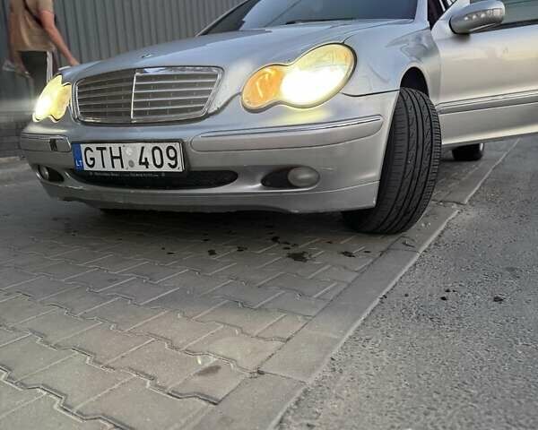 Сірий Мерседес Ц-Клас, об'ємом двигуна 0 л та пробігом 314 тис. км за 2900 $, фото 1 на Automoto.ua