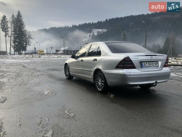 Сірий Мерседес Ц-Клас, об'ємом двигуна 2.2 л та пробігом 442 тис. км за 4200 $, фото 1 на Automoto.ua