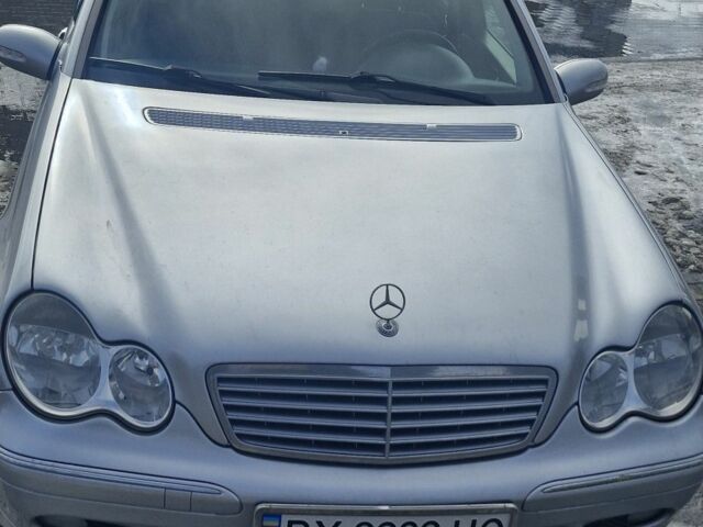 Серый Мерседес Ц-Класс, объемом двигателя 2.7 л и пробегом 333 тыс. км за 4800 $, фото 1 на Automoto.ua