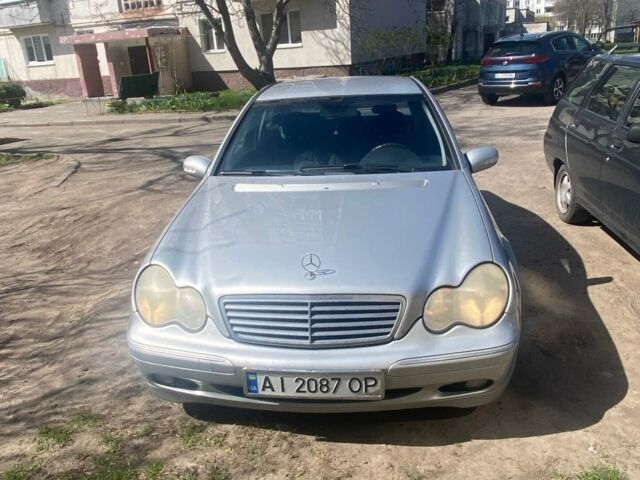 Сірий Мерседес Ц-Клас, об'ємом двигуна 2 л та пробігом 315 тис. км за 3800 $, фото 1 на Automoto.ua