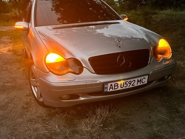 Сірий Мерседес Ц-Клас, об'ємом двигуна 2 л та пробігом 145 тис. км за 5700 $, фото 1 на Automoto.ua
