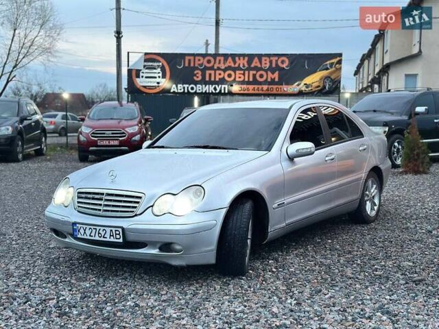 Серый Мерседес Ц-Класс, объемом двигателя 2.15 л и пробегом 320 тыс. км за 3800 $, фото 1 на Automoto.ua