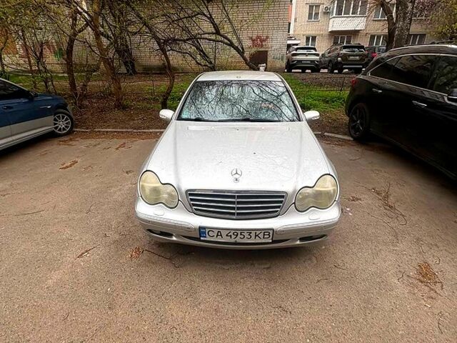 Сірий Мерседес Ц-Клас, об'ємом двигуна 2 л та пробігом 233 тис. км за 5500 $, фото 1 на Automoto.ua