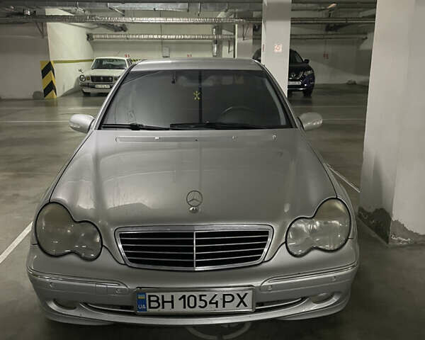 Сірий Мерседес Ц-Клас, об'ємом двигуна 2.15 л та пробігом 279 тис. км за 4600 $, фото 1 на Automoto.ua