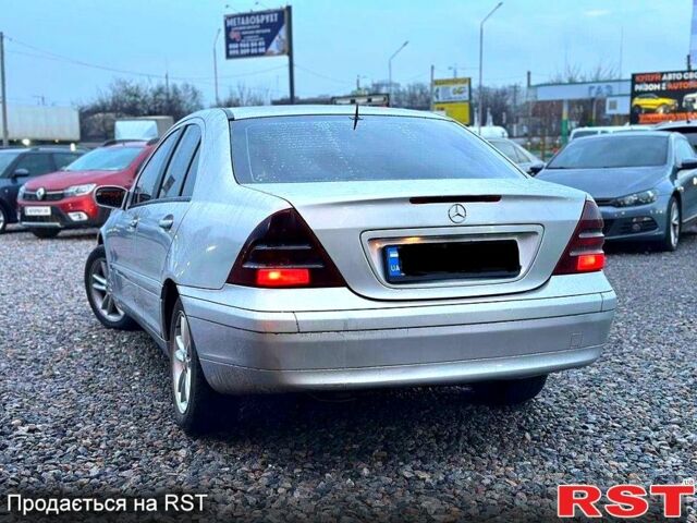 Серый Мерседес Ц-Класс, объемом двигателя 2.2 л и пробегом 290 тыс. км за 4200 $, фото 1 на Automoto.ua