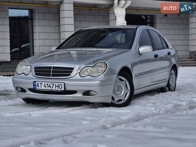 Серый Мерседес Ц-Класс, объемом двигателя 2.2 л и пробегом 206 тыс. км за 4999 $, фото 1 на Automoto.ua