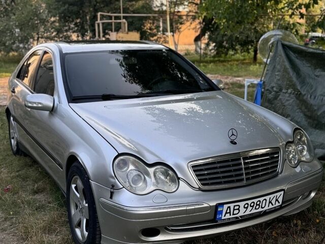 Сірий Мерседес Ц-Клас, об'ємом двигуна 2.2 л та пробігом 400 тис. км за 3500 $, фото 1 на Automoto.ua