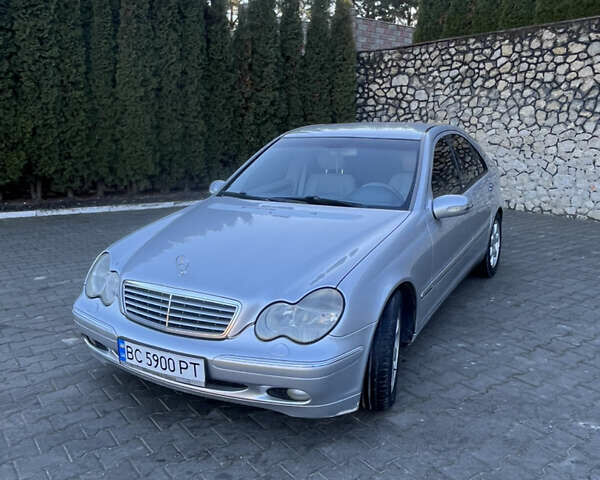 Сірий Мерседес Ц-Клас, об'ємом двигуна 2.69 л та пробігом 300 тис. км за 4900 $, фото 1 на Automoto.ua