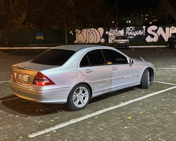 Серый Мерседес Ц-Класс, объемом двигателя 2.15 л и пробегом 350 тыс. км за 5700 $, фото 1 на Automoto.ua