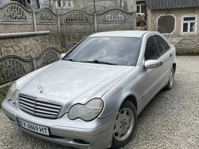 Сірий Мерседес Ц-Клас, об'ємом двигуна 2.1 л та пробігом 500 тис. км за 2900 $, фото 1 на Automoto.ua