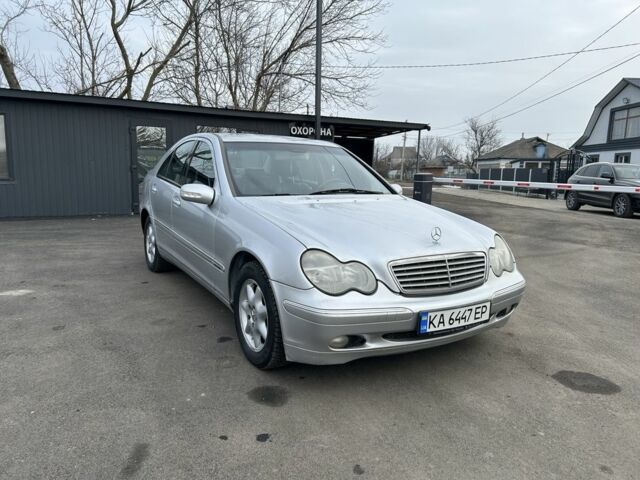 Сірий Мерседес Ц-Клас, об'ємом двигуна 2 л та пробігом 270 тис. км за 5500 $, фото 1 на Automoto.ua