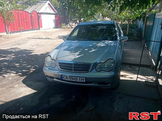 Сірий Мерседес Ц-Клас, об'ємом двигуна 1.8 л та пробігом 220 тис. км за 3700 $, фото 1 на Automoto.ua