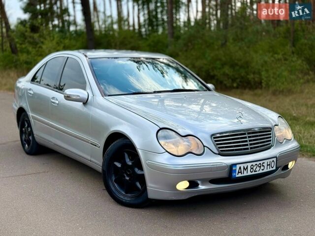 Сірий Мерседес Ц-Клас, об'ємом двигуна 1.8 л та пробігом 305 тис. км за 4650 $, фото 1 на Automoto.ua