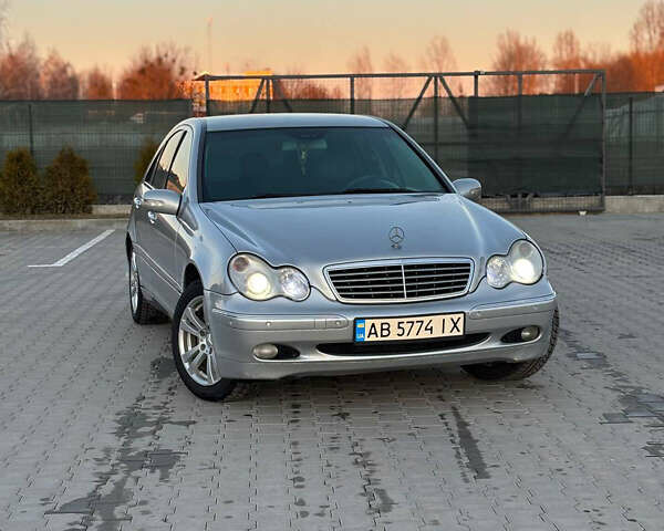 Сірий Мерседес Ц-Клас, об'ємом двигуна 1.8 л та пробігом 243 тис. км за 4400 $, фото 1 на Automoto.ua