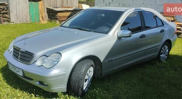 Серый Мерседес Ц-Класс, объемом двигателя 1.8 л и пробегом 166 тыс. км за 5150 $, фото 1 на Automoto.ua