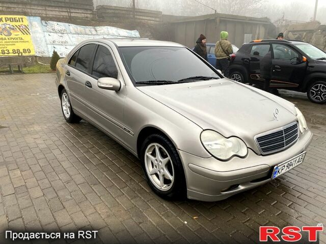 Сірий Мерседес Ц-Клас, об'ємом двигуна 1.8 л та пробігом 0 тис. км за 3500 $, фото 1 на Automoto.ua