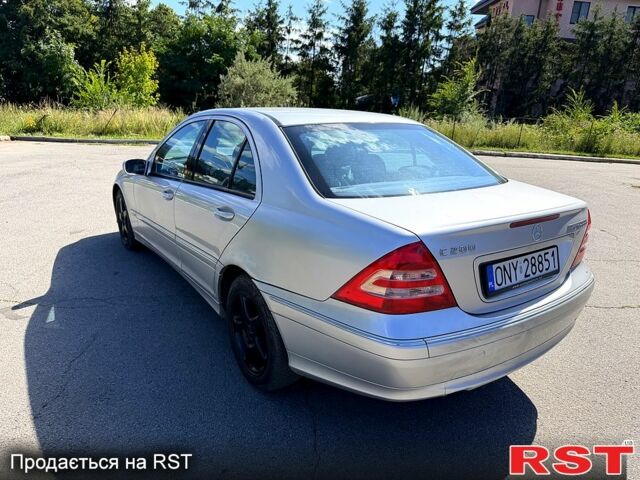 Сірий Мерседес Ц-Клас, об'ємом двигуна 2 л та пробігом 301 тис. км за 2300 $, фото 1 на Automoto.ua