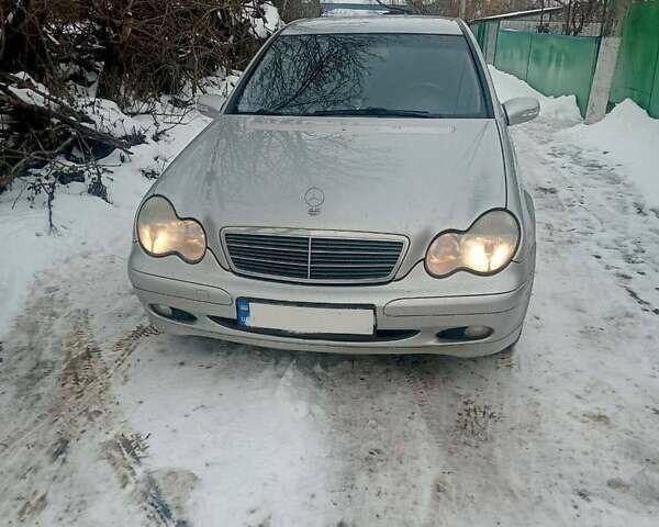 Сірий Мерседес Ц-Клас, об'ємом двигуна 1.8 л та пробігом 310 тис. км за 5500 $, фото 1 на Automoto.ua