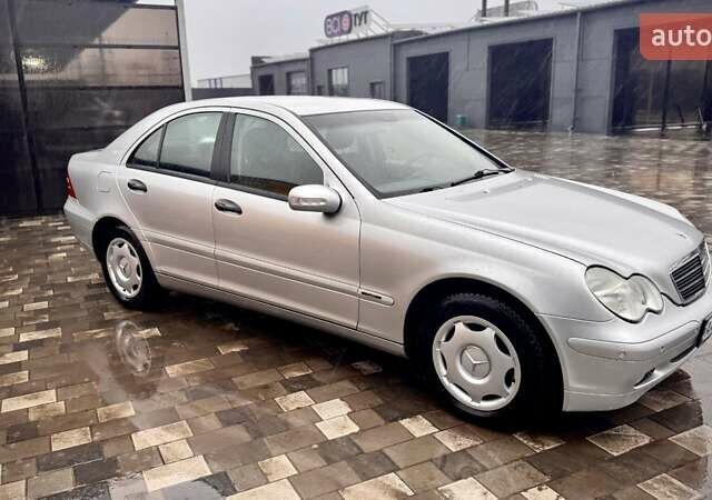 Серый Мерседес Ц-Класс, объемом двигателя 2.15 л и пробегом 196 тыс. км за 7500 $, фото 1 на Automoto.ua