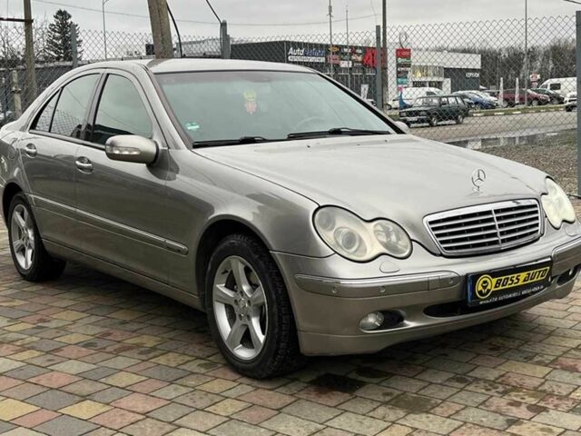 Сірий Мерседес Ц-Клас, об'ємом двигуна 1.8 л та пробігом 250 тис. км за 6990 $, фото 1 на Automoto.ua