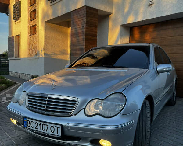 Сірий Мерседес Ц-Клас, об'ємом двигуна 1.8 л та пробігом 312 тис. км за 4800 $, фото 1 на Automoto.ua