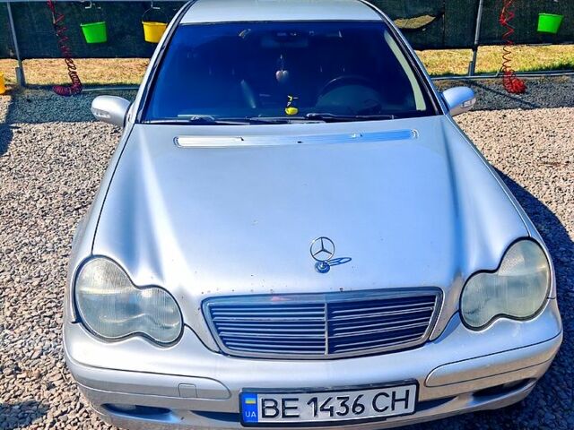 Серый Мерседес Ц-Класс, объемом двигателя 1.8 л и пробегом 363 тыс. км за 3700 $, фото 1 на Automoto.ua