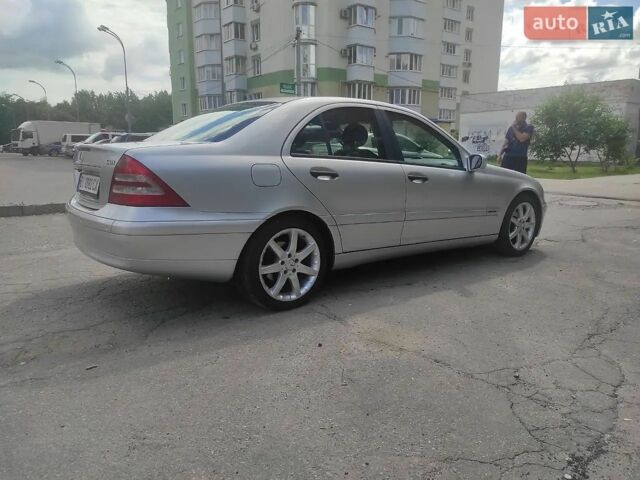 Сірий Мерседес Ц-Клас, об'ємом двигуна 2.1 л та пробігом 240 тис. км за 5000 $, фото 1 на Automoto.ua