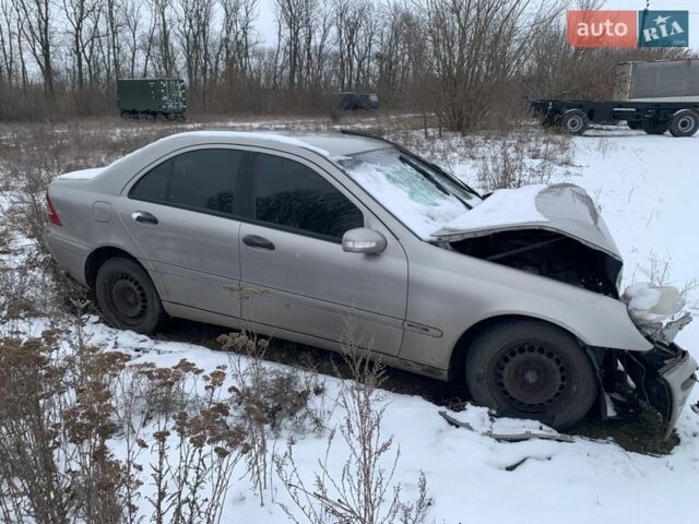 Сірий Мерседес Ц-Клас, об'ємом двигуна 2.15 л та пробігом 230 тис. км за 2500 $, фото 1 на Automoto.ua