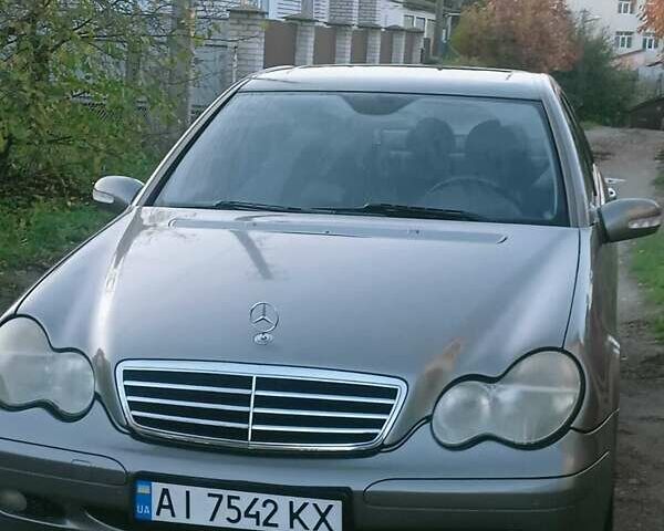 Сірий Мерседес Ц-Клас, об'ємом двигуна 2.6 л та пробігом 70 тис. км за 4000 $, фото 1 на Automoto.ua
