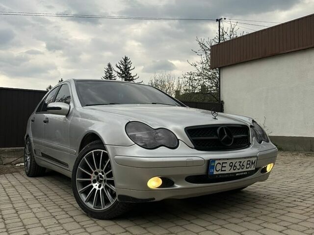 Серый Мерседес Ц-Класс, объемом двигателя 1.8 л и пробегом 350 тыс. км за 5200 $, фото 1 на Automoto.ua