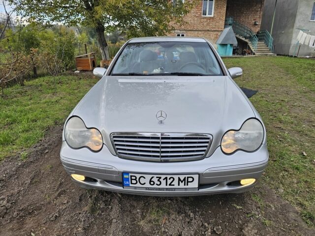 Серый Мерседес Ц-Класс, объемом двигателя 1.8 л и пробегом 200 тыс. км за 4700 $, фото 1 на Automoto.ua