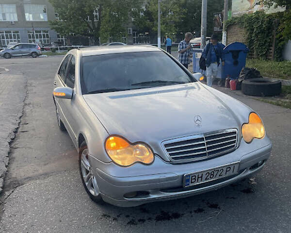 Сірий Мерседес Ц-Клас, об'ємом двигуна 2.15 л та пробігом 420 тис. км за 4200 $, фото 1 на Automoto.ua